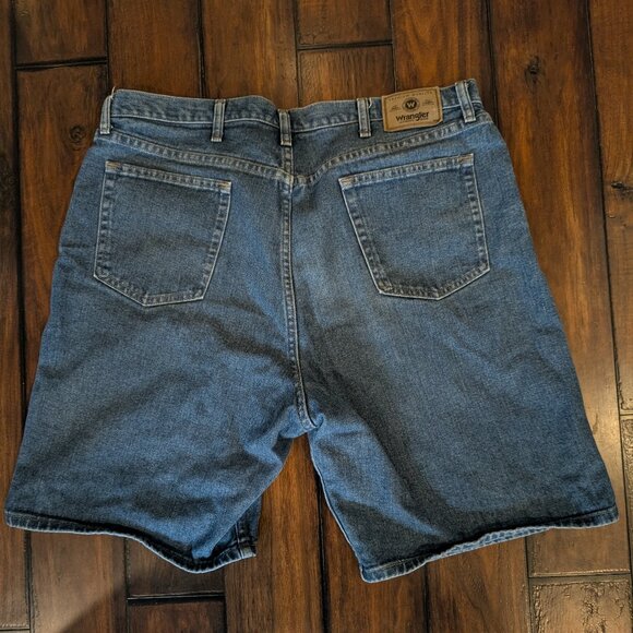 (2) Pair Wrangler Jean Shorts Mens 40 Relaxed Fit Denim Premium Stretch - Picture 6 of 10